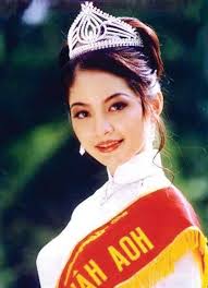 Hoa hậu Nguyễn Thiên Nga: Chưa bao giờ khóc vì vương miện