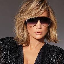 Get the latest fashion trends and style advice from the style experts on fashiontrendsmania. El Dinero Medium Hair Styles Jennifer Lopez Hair Stylish Short Hair