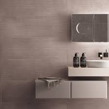 Rivestimento Bagno Con Piastrelle Dal Formato 30x90 Bagno Arredamento Bagno Bagno Con Piastrelle