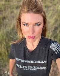 Janell Washington's Instagram, Twitter & Facebook