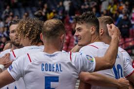 Můžete se také podívat na loga všech euro šampionátů a nebo na vítěze turnajů mistovství světa ve fotbale. Fru5l2dhbotjmm