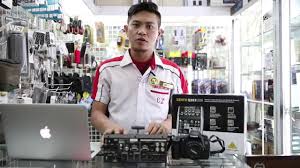 Salah satu aplikasi live yang bebas yaitu mlive dimana anda juga bisa merasakan hiburan baru dengan platform streaming secara langsung dan tentunya banyak dihadiri oleh para cowok serta cewek. Alat Alat Untuk Live Streaming Facebook With Tokocamzone Kemang Crew Youtube