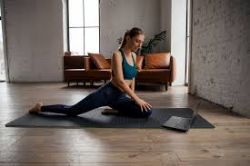 Her yaştan insan tarafından kolaylıkla öğrenilebilir. Gurudwara Ashram Yoga Merkezi Online Yoga