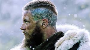 Vikings O Significado Das Tatuagens De Ragnar Lothbrok Online Series Filmed in ireland, it premiered on march 3, 2013, in canada. o significado das tatuagens de ragnar