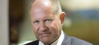 Intresserad av ämnet dan eliasson? Politikerna Har Fatt Nog Av Folkforradaren Kraver Dan Eliassons Avgang Nordfront Se