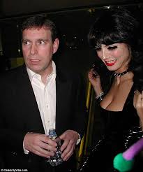 Jun 10, 2021 · helfen sollten der queen eigentlich neue haustiere. Pin On Royals