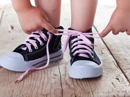 OT tips and tricks for teaching kids to tie their shoelaces - Source Kids