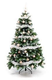 Cara menghias dekorasi pohon natal dengan hiasan unik 2018 dengan ornamen atau dekorasi natal dengan dominasi warna. Pilihan Pohon Natal Dan Tema Natal Tahun Ini Selebx
