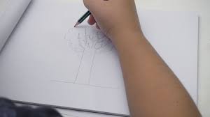Kepekatan arsiran hanya dapat diperoleh selain dengan jumlah tarikan garis (banyak/padat) karena tinta mempunyai ketebalan warna yang sama. 3 Cara Untuk Menggambar Pohon Wikihow