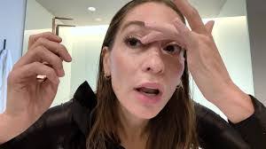 Sara Clary's Instagram, Twitter & Facebook