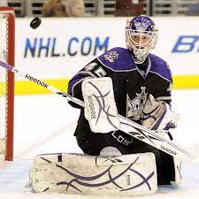 Hitta perfekta jonathan bernier kings bilder och redaktionellt nyhetsbildmaterial hos getty images. Nhl Lockout Kings Goaltender Jonathan Bernier Signs To Play In Germany Sb Nation Los Angeles