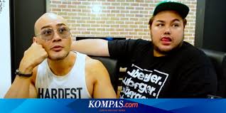 Deddy mengatakan memberikan semua uangnya untuk ivan gunawan asalkan sahabatnya itu bisa menjalankan tantangan darinya. Give Ivan Gunawan A 500 Million Idr Challenge Deddy Corbuzier Insists It S Not A Setting