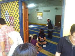 Nurul izzah berkata, keputusan itu sudah pun dimaklumkan kepada kepemimpinan tertinggi pkr dan beliau hanya mahu berkhidmat kepada rakyat sebagai ahli parlimen permatang pauh tanpa terikat dengan jawatan di dalam parti. Pompuan Cina Pakai Seluar Pendek Dalam Surau Tahniah Nurul Izzah Mpp Online