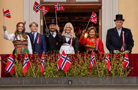 Juni 1930 på det kongelige slott i oslo, død 16. Teenager Prinzessin Aus Norwegen Prinzessin Ingrid Alexandra Begeistert Adelsexperten Panorama Stuttgarter Zeitung