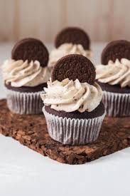 Des Cupcakes De Noel Avec Oreo Recette Recette Cupcake Recette Cupcake Chocolat Cupcake Facile