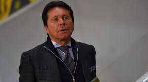 Waldemar kita (born 1953 in szczecin, poland) is a polish millionaire businessman residing in france. Waldemar Kita Le Mal Aime Du Fc Nantes Apres 14 Ans De Tensions Avec Les Supporters Eurosport