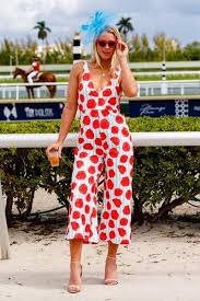 Whether you're watching the most exciting two minutes in sports at churchill downs or at home, here's how to look there is no more appropriate venue for an equestrian tie than the derby. Kentucky Derby Outfits 2019 Attire And Hats For Men And Women