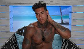Amazing Love Island 2017 Backstage Secrets Revealed By Caroline Flack