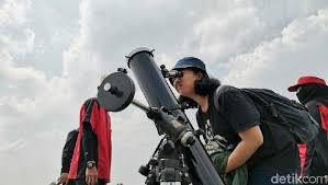 Jenis gerhana matahari keempat adalah gerhana matahari hibrida (gmh). Tahun 2023 Akan Ada Gerhana Matahari Hybrid Apaan Tuh