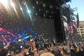 Celebra trupă britanică the cure va concerta, pentru prima oară în românia, pe 22 iulie 2019, în piaţa constituţiei, anunţă organizatorii. Cum A Fost La Concertul Bon Jovi Din PiaÈa ConstituÈiei Galerie Foto Europa Fm