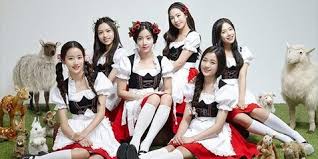 Hyunjoo originally debuted as a member of april but decided to leave the group due to health issues. V00fg3vnx5utjm
