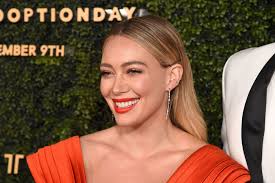 Best of hilary duff is the first greatest hits album by american recording artist hilary duff. Actress Hilary Duff Talks Diy Facials Her Obsession With Eyebrows And Her Family Life