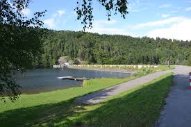 Majestätisch eingebettet inmitten der natur, hat man die forelle ist hier der hauptsächlich gefangene fisch. Thurnberger Stausee Wikipedia