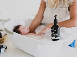 Lather two pumps of our lightweight foaming wash into baby's hair and skin to gently cleanse fine hair and delicate skin. Is Bath Wash Or Bath Milk Better For My Baby The House Of Wellness