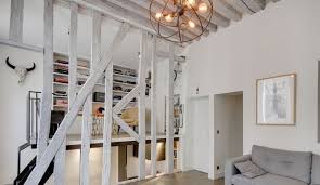 Nous disposons d'un stock important de poutres en bois. Salons Avec Poutres Apparentes 20 Photos Pour S Inspirer Cote Maison