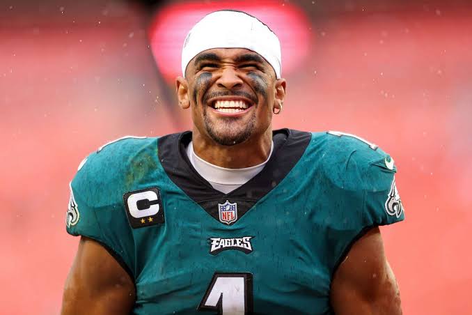 Jalen Hurts Signs Record $255M, 5-Year Deal with Eagles: Reports