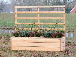 Hochbeete sind eine enorm bequeme art und weise zu gärtnern. Sichtschutz Aus Holz Made In Germany Pflanzkasten Pflanzkasten Holz Holzgitter