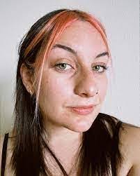 Kristen Beacham's Instagram, Twitter & Facebook