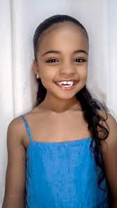 Monólogo: Adulto bicho esquisito, ., ., ., "Soltando a imaginação e vivendo  personagens!", "Mais um pedacinho do que amo fazer.", ., ., .,  #bellafontes, #atrizmirim , #atrizemcena, #atrizemformação, ...