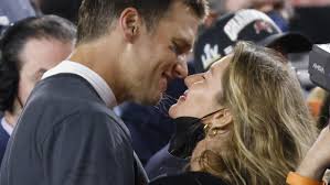 Nfl gehälter von tom brady (seit 2000). Tom Brady Papa Ist Der Grosste So Feiert Ihn Seine Familie Nach Super Bowl Sieg