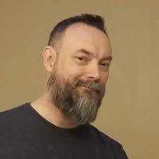 Ariel Comer's Instagram, Twitter & Facebook