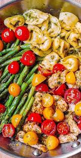 Pesto Chicken Tortellini And Veggies In 2020 Tortellini Recipes Chicken Tortellini Asparagus Recipe
