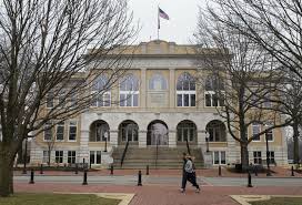 Benton County Finance Committee Discusses Hiring Freeze