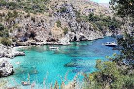 Baia della luna casa vacanze a marina di camerota (sa) / zona monte di luna immerso nel verde della natura con suggestiva vista sul mare, il residence. Escursioni Lido Paradiso Resort Come Le Grotte Di Palinuro Pompei
