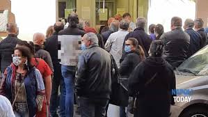 Publicat de gold la 22:03. Crisi Lockdown Lunghe File Al Banco Dei Pegni