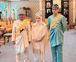 Tunku azizah aminah maimunah iskandariah. Raja Permaisuri Agong Lambang Wanita Sejati Rakyat Malaysia Nona
