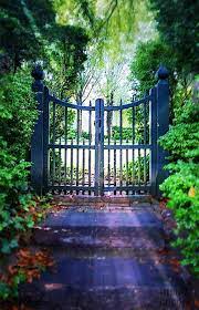 Visiting The Gardens Of Colonial Williamsburg Photo By Tsmith Garden Gate Design Metal Garden Gates Garden Gates And Fencing