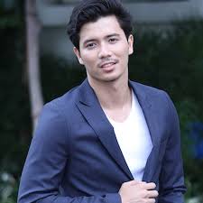Pelakon utamanya ialah fattah amin dan ruhainies farehah. Barisan Pelakon Hello Mr Perfect