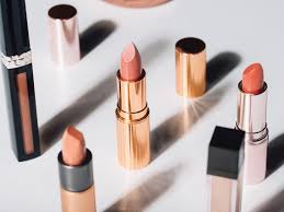To learn how use makeup to reduce the look of puffy eyes, keep reading! Chinese Video Bloggers Show How To Make Fake Makeup From Top Brands