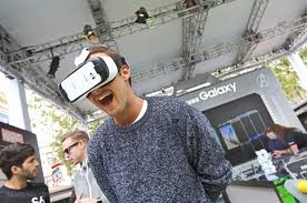 Samsung is killing its samsung xr service that offered vr content to gear vr, oculus, and windows mixed reality headset users. Now That Gear Vr Is No Longer Available Samsung Xr Service Is Being Killed Sammobile