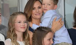 But while he was gearing up to duet with garner on her trusty saxophone, fallon's daughter walked in to ask him a question. Jennifer Garner Reveals Major Change Affecting Daughter Violet In Rare Interview About Family Life Hello