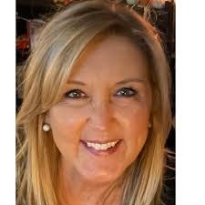 Kelly Troxell's Instagram, Twitter & Facebook