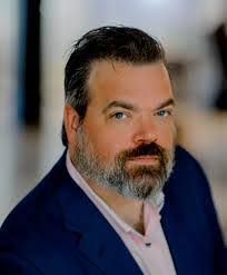 Roger Pettingell's Instagram, Twitter & Facebook