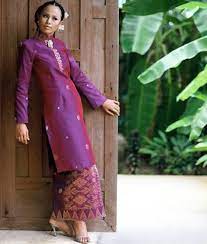 Terengganu, formerly spelled trengganu or tringganu, is a sultanate and constitutive state of federal malaysia. Songket Terengganu Traditional Outfits Traditional Fashion Fashion