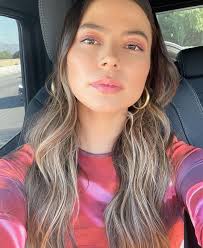 Her career began at the age of three, when she appeared in television commercials. 110 Miranda Cosgrove Ideen In 2021 Miranda Cosgrove Carly Shay Disney Schauspielerinnen