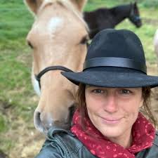 Hlavní nebezpečí při užívání paracetamolu vidí odborníci v tom, že hranice  mezi jeho léčebným a toxickým účinkem je relativně úzká. Při zkombinování  několika léků se stejnou účinnou látkou nebo překročení doporučené dávky